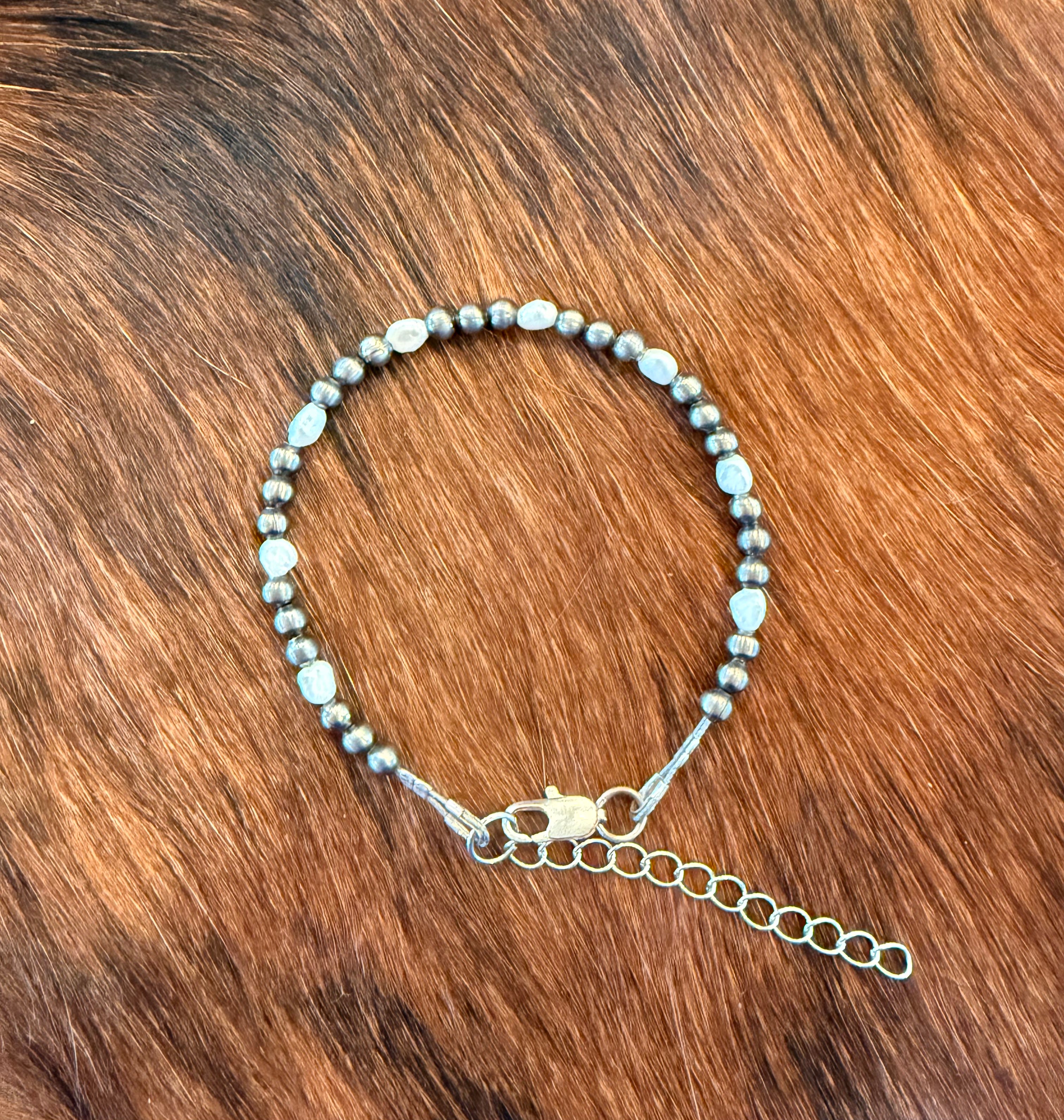 Navajo and freshwater pearls bracelet